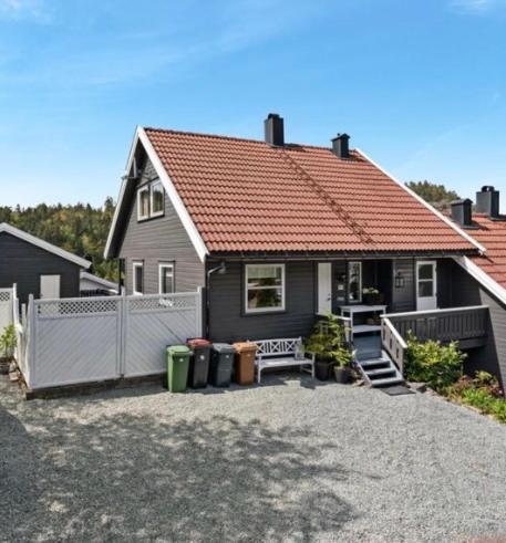 Sjarmerende Familievennlig Hus Med 2 Soverom Kristiansand Zewnętrze zdjęcie